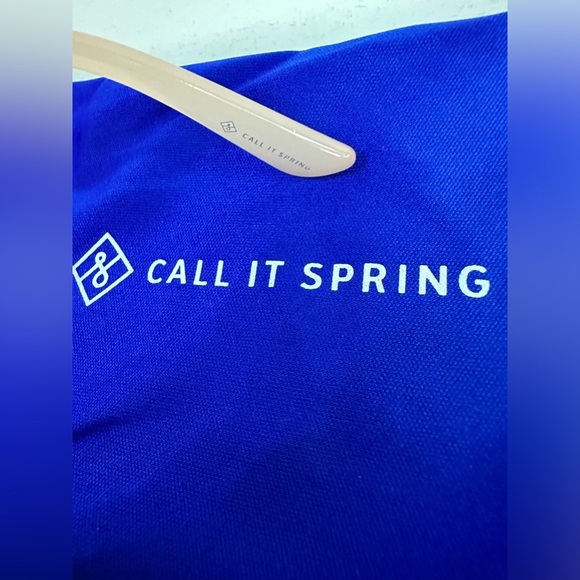 😎 Stylish and Chic! New Call It Spring Beige Sunglasses 🕶️ - Picture 3 of 4